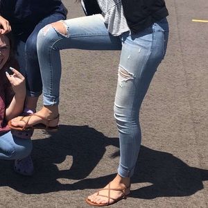 American Eagle ripped jeans (x long size)